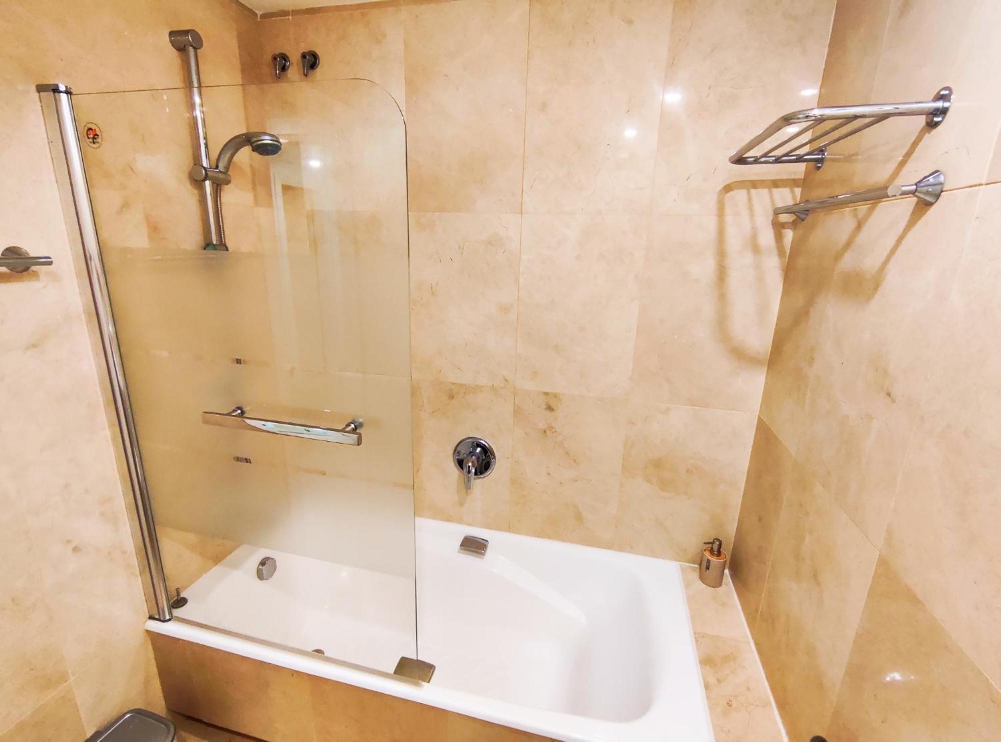 Luxury Frontline Residence Ehhouse เอสเตโปนา ภายนอก รูปภาพ