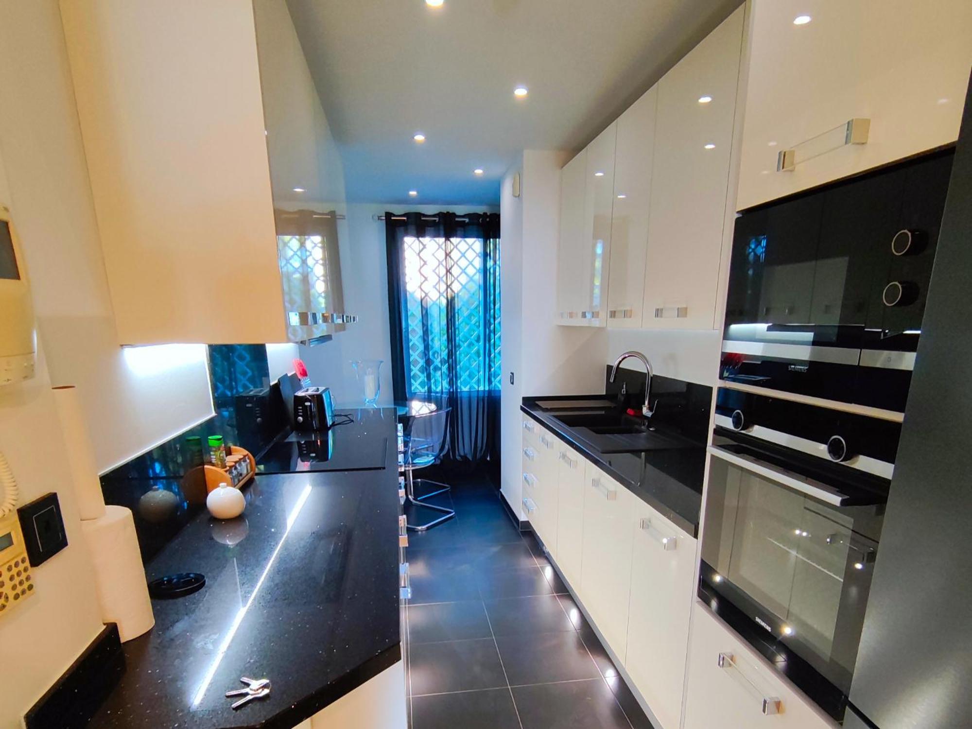 Luxury Frontline Residence Ehhouse เอสเตโปนา ภายนอก รูปภาพ